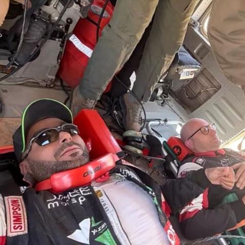 يزيد الراجحي و ملاحه - صورة معدلة من سناب شات