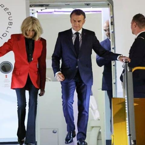 صفعة من بريجيت لإيمانويل ماكرون