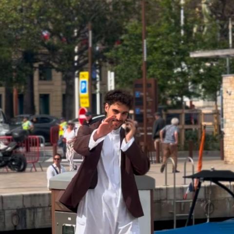 سانت ليفانت بالجلابية في كان 2025