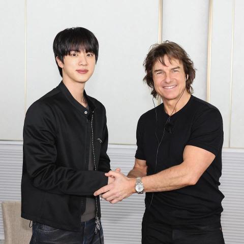 توم كروز وجين من بي تي إس - إكس