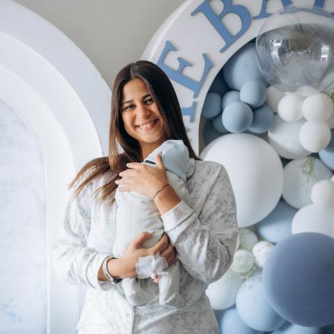 دينا داش تُقلق جمهورها بعد الولادة