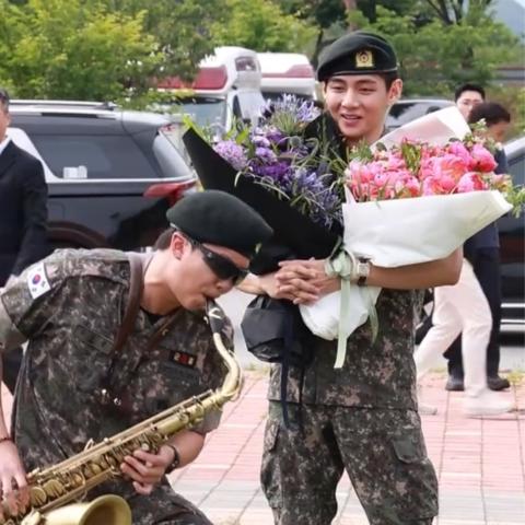 كيم نامجون وكيم تايهيونغ - تيك توك