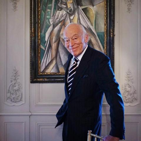 وفاة ليونارد لودر عن عمر يناهز 92 عامًا