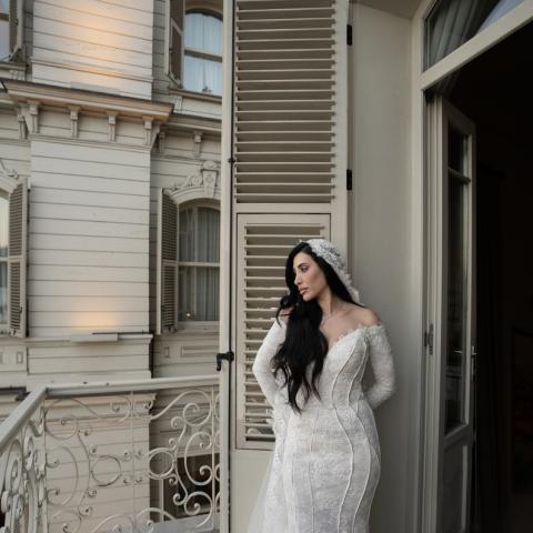 نور فتح الله تطلق مجموعة &quot;الحواس الست&quot; من خلال فستان الزفاف