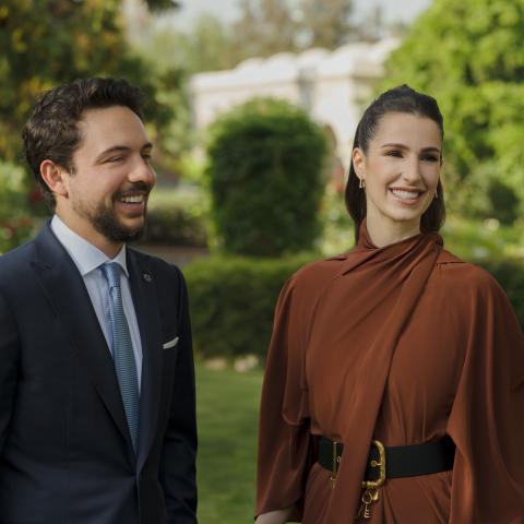 إطلالة الأميرة رجوة في صور الذكرى الثانية لزواجها من الأمير الحسين