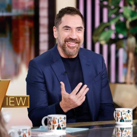 خافيير بارديم يدافع عن فلسطين قبل أن يُقاطع بفاصل إعلاني - The View