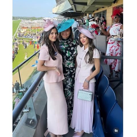 الأميرة أنيشا روسنا باطلالة باستيلية كلاسيكية ناعمة