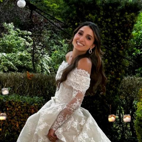 الأميرة إيمان بهلوي بفستان إيلي صعب خلال حفل زفافها