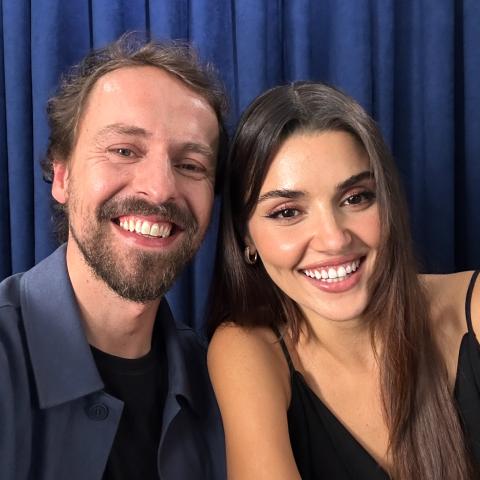 هاندا أرتشيل وميتين آكدولجير في فيلم &quot;عالمين وأمينة&quot; - مصدر من انستغرام