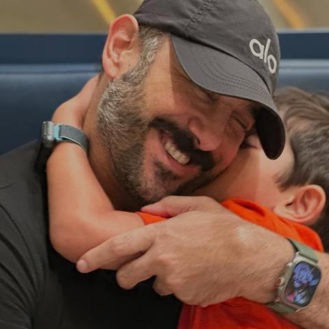 قصي خولي مع ابنه العميد فارس  بأحدث ظهور لهما من تكساس