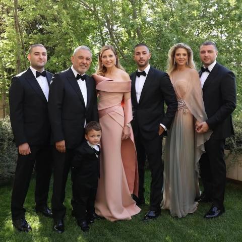 إطلالات كلودين وكريستينا صعب في زفاف سيلو صعب: بين الباستيل والذهبي