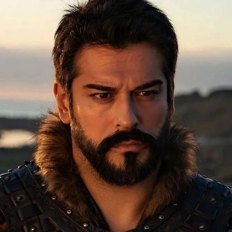 بعد مطالبه بأجر خيالي.. بوراك أوزجيفيت يودّع &quot;المؤسس عثمان&quot;