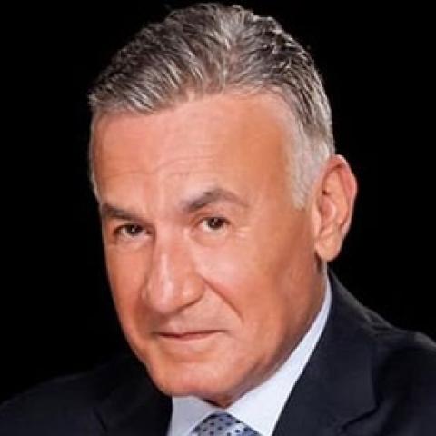 عزت أبو عوف