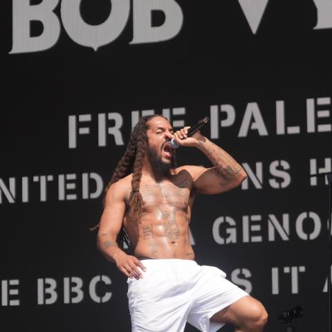 منع بوب فايلان من دخول أمريكا بعد هتافات في مهرجان غلاستونبري