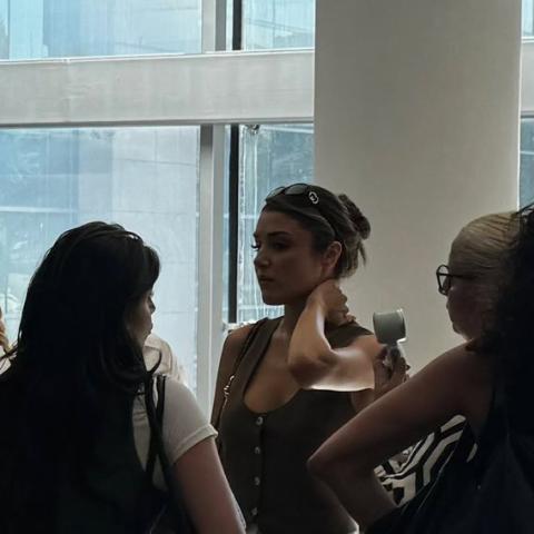 هاندا أرتشيل وعدد من نجوم تركيا لدعم آيشة باريم