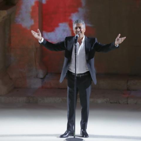 بعد مشاركته بمهرجان جرش.. عمر العبداللات يُقيم حفل عشاء بمنزله