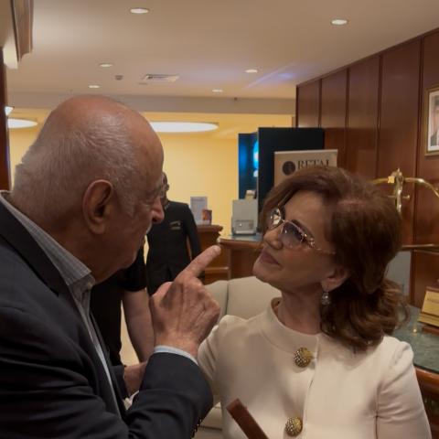 لقاء بالصدفة يجمع ميادة الحناوي و أسعد فضة قبل حفلها بمهرجان جرش