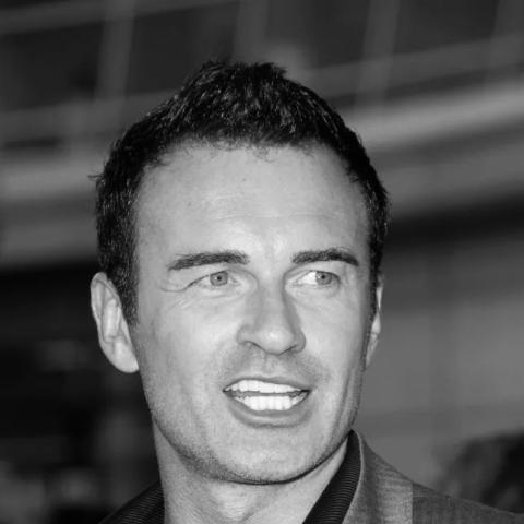 جوليان مكماهون