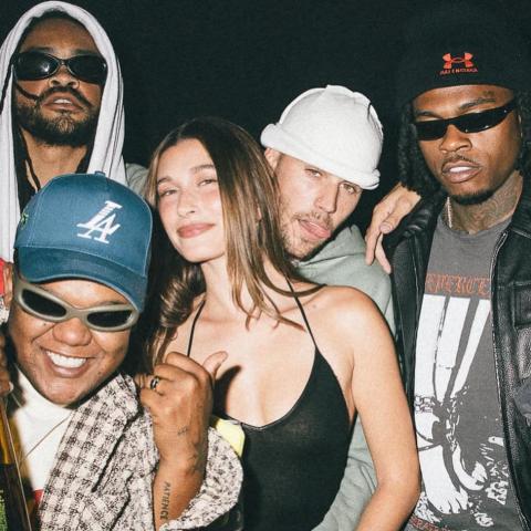 رومانسية تجمع جاستن بيبر و هيلي بيبر في حفل إطلاق ألبوم Swag