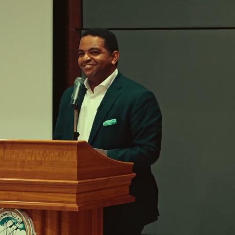 خالد المظفر يثير الجدل بتصريح عن فنانة خليجية دون تسميتها