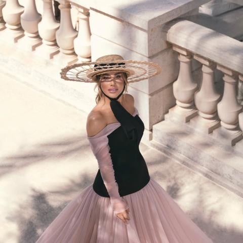 نجوى كرم بإطلالة بتوقيع علي حلاوي كوتور