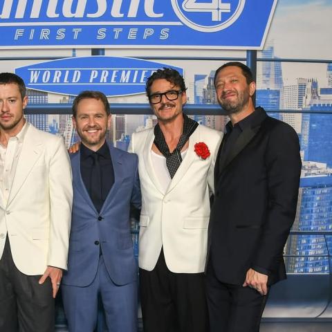 النجوم يتألقون على السجادة الزرقاء في عرض The Fantastic Four