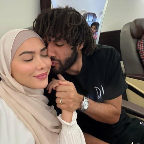 محمد النني وزوجته الجديدة حنان