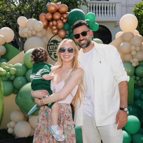 ليندسي لوهان وبدر شماس مع إبنهما لؤي - إنستغرام