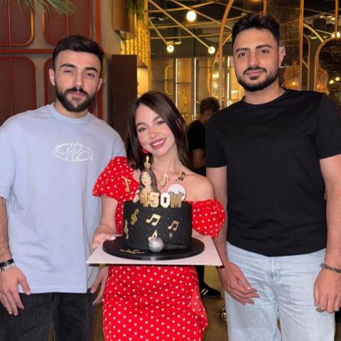 بيسان اسماعيل وسط فؤاد جنيد وأمجد جمعة