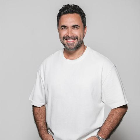 نادر الأتات - صورة من انستقرام