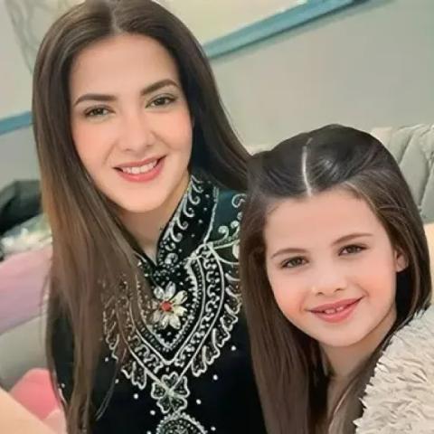 دنيا سمير غانم وابنتها