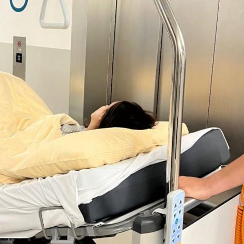 أنغام تطمئن جمهورها من مستشفى ببرلين.. وتنفي شائعات السرطان