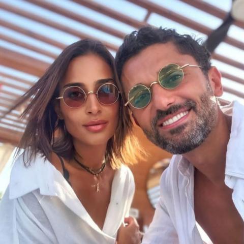 كريم محمود عبد العزيز وزوجته