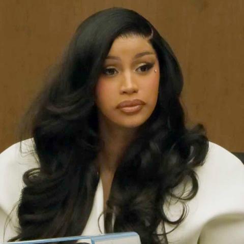 كاردي بي من المحكمة - مصدر من يوتيوب