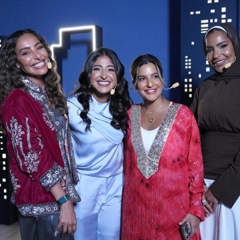 شجون الهاجري - فاطمة الصفي - آلاء الهندي