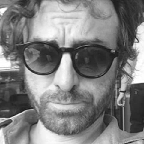 وفاة دييغو بوريلا مساعد مخرج Emily in Paris