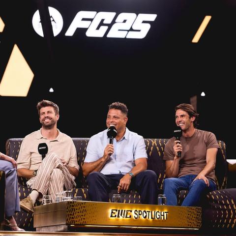 بيكيه و كاكا و رونالدو نازاریو - EWC - مصدر من انستغرام