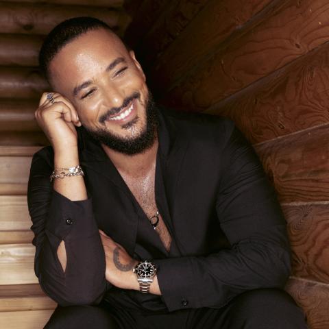 إطلالات سليمان في لبنان: تصاميم باللون الأسود من تصميم مو حامد