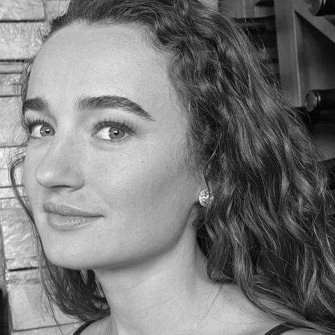 وفاة كيلي ماك نجمة The Walking Dead عن عمر 33 عاماً