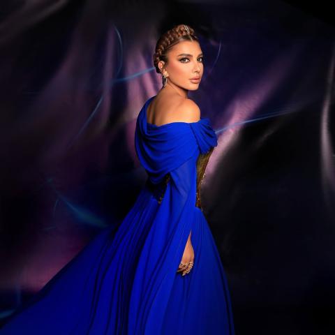 إطلالة أصالة في بيروت: فستان بلمسة إغريقية من تصميم كريكور جابوتيان