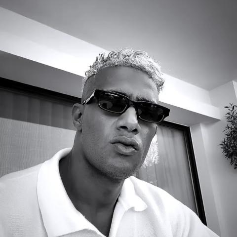 محمد رمضان يوجّه رسالة بعد وفاة أحد أعضاء فريقه ويهاجم الشامتين