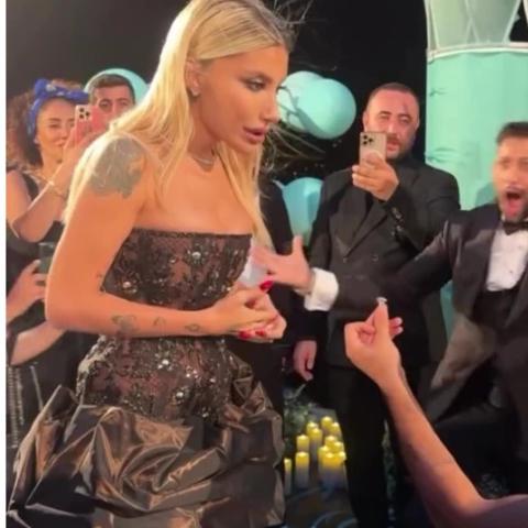 إيرم ديرجي و حبيبها - صورة معدلة