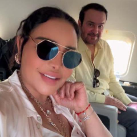 أحلام برفقة زوجها مبارك الهاجري - صورة من سناب شات
