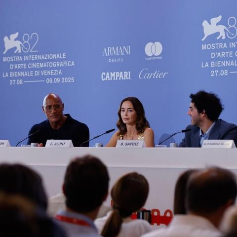 دواين جونسون - إميلي بلانت - مهرجان فينيسيا - مصدر من انستغرام