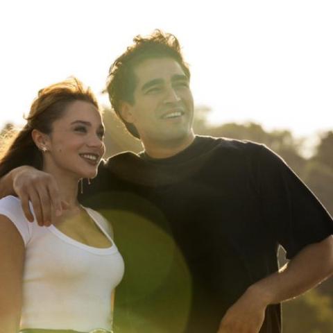 أول صورة من مسلسل &quot;لن يحدث لنا شيء&quot; تجمع ميراي دانر ومارت رمضان دمير