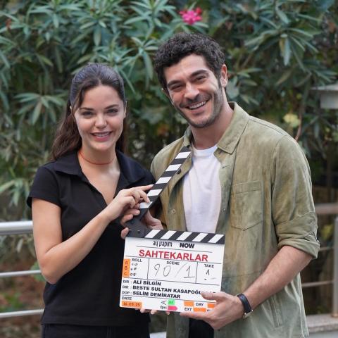 مسلسل المحتالون - Sahtekarlar - مصدر الصورة إنستغرام