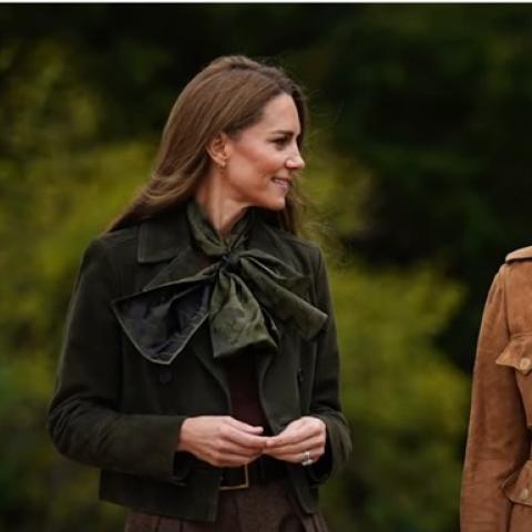 إطلالات كيت ميدلتون وميلانيا ترامب من وحي موسم الخريف