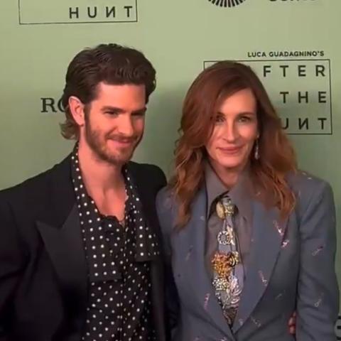 جوليا روبرتس وأندرو غارفيلد - إكس