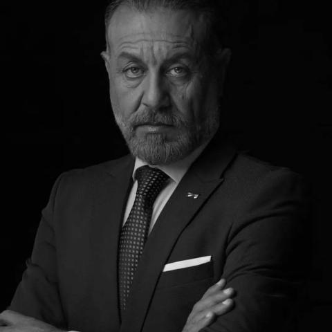 وفاة الفنان العراقي إياد الطائي