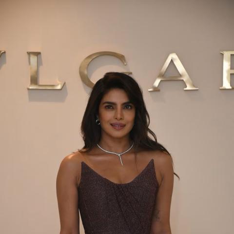 بريانكا شوبرا بفستان براق من Maticevski في حفل بولغاري بمومباي